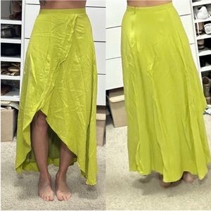 NWOT Lulu’s Lime Green Hi-Lo Maxi Skirt